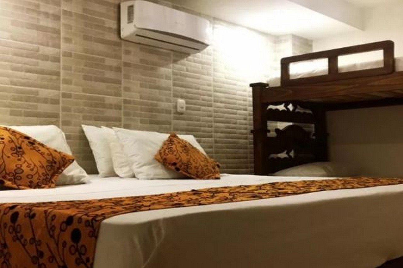 Hotel Riviera Plaza บูการามังกา ภายนอก รูปภาพ