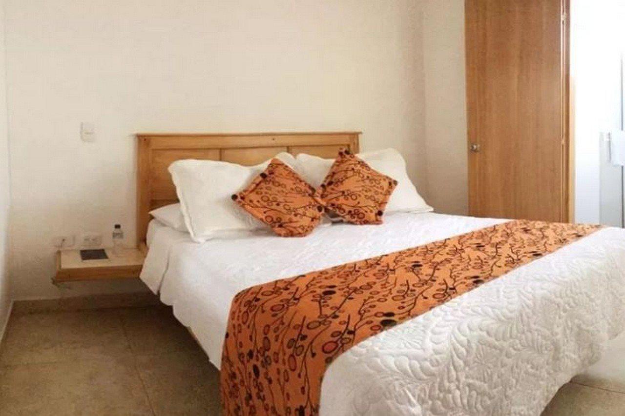 Hotel Riviera Plaza บูการามังกา ภายนอก รูปภาพ
