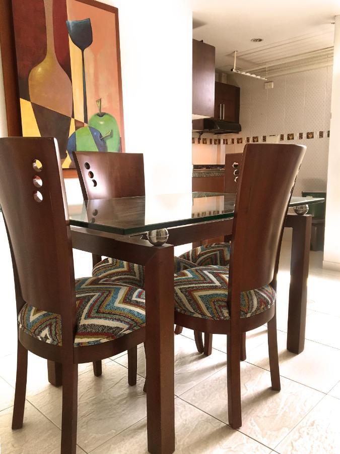 Hotel Riviera Plaza บูการามังกา ภายนอก รูปภาพ