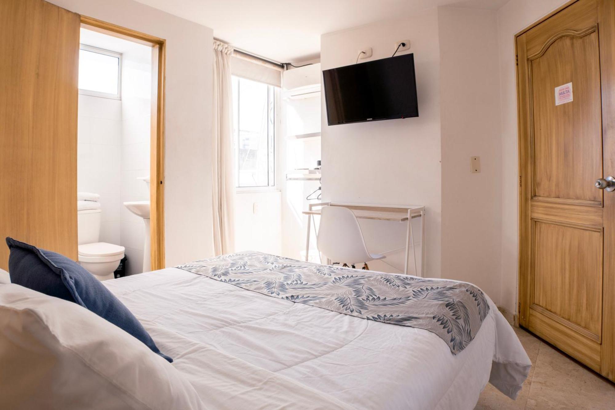 Hotel Riviera Plaza บูการามังกา ภายนอก รูปภาพ