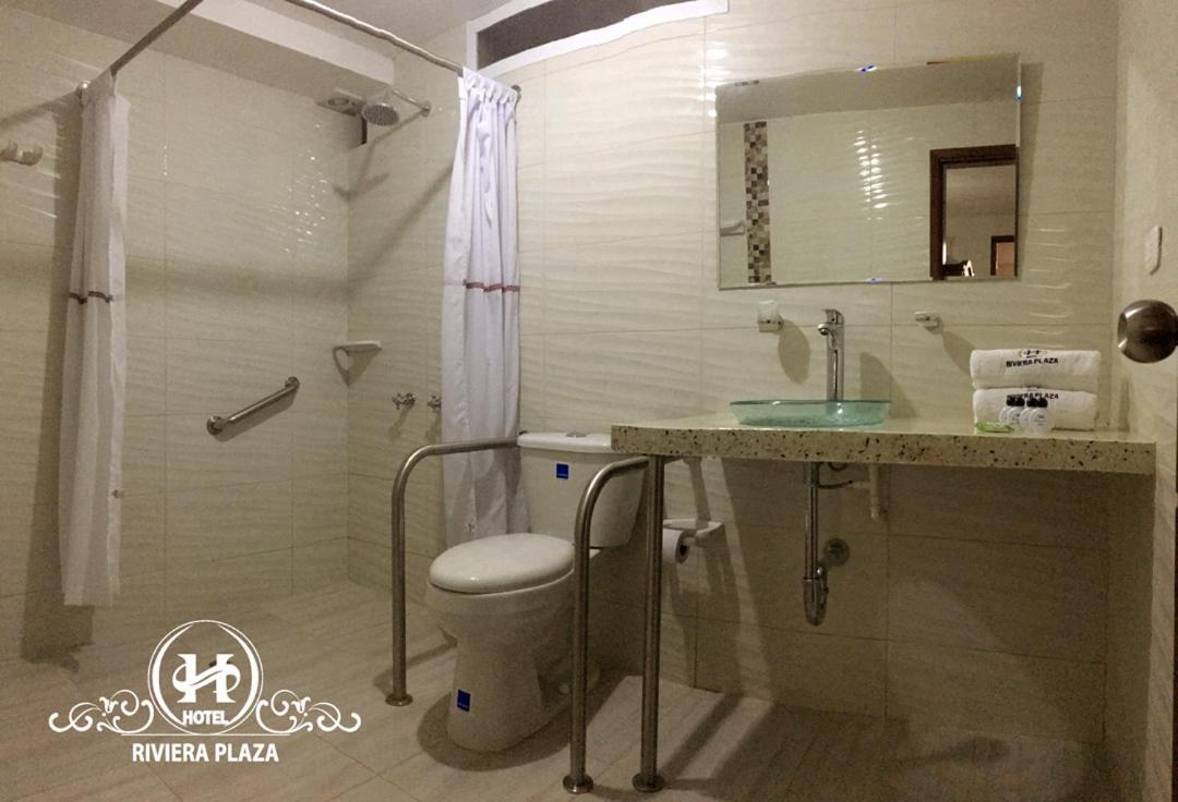 Hotel Riviera Plaza บูการามังกา ภายนอก รูปภาพ